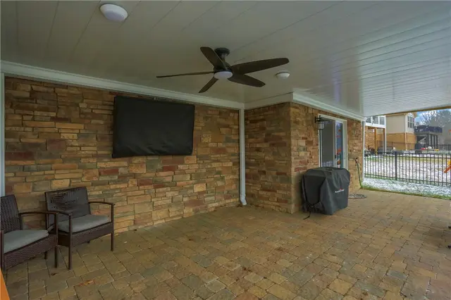 216 Overlook Dr gallery image 23