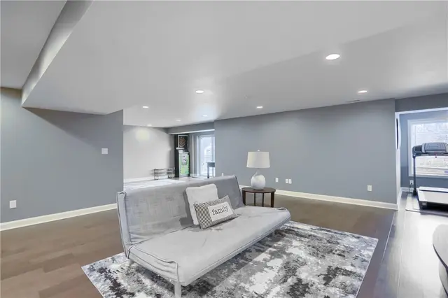 216 Overlook Dr gallery image 30