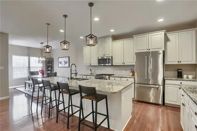 216 Overlook Dr gallery image 31