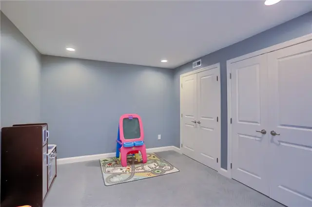 216 Overlook Dr gallery image 36