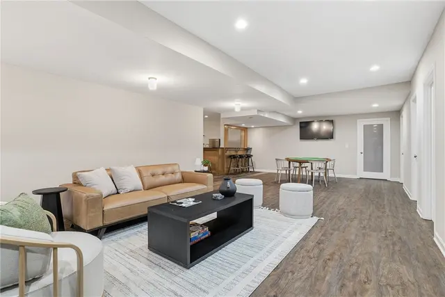 2167 S Villa Dr gallery image 6