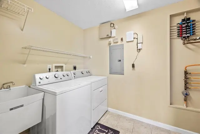 217 Adams Pointe Blvd 1 gallery image 23