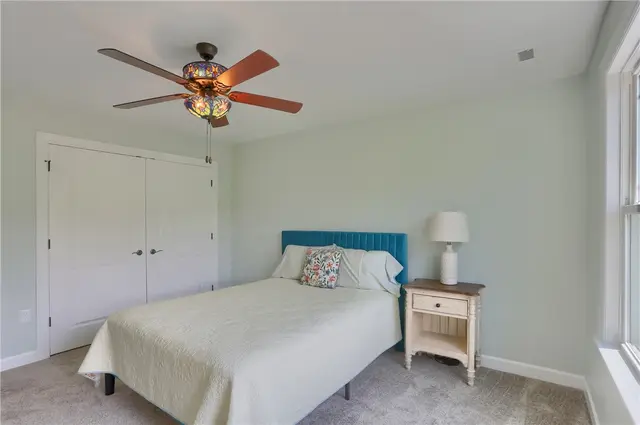217 Hickory Ln gallery image 3