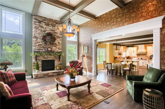 217 Hickory Ln gallery image 16