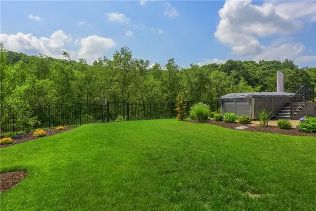 217 Hickory Ln gallery image 18