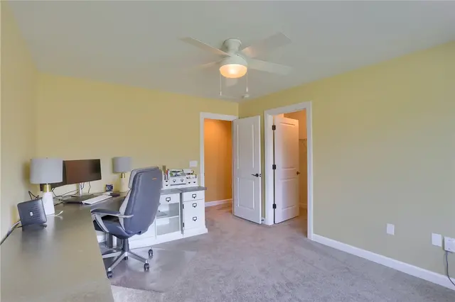 217 Hickory Ln gallery image 20