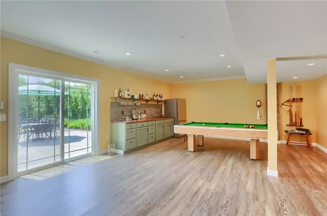 217 Hickory Ln gallery image 33