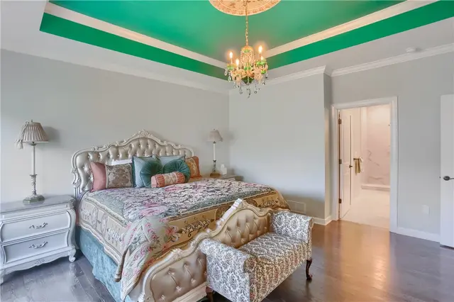217 Hickory Ln gallery image 38