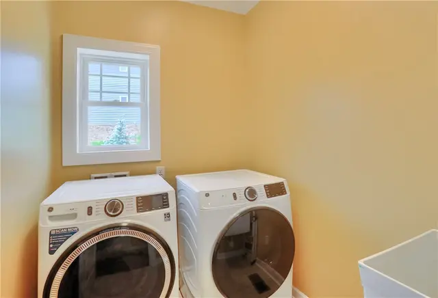 217 Hickory Ln gallery image 40