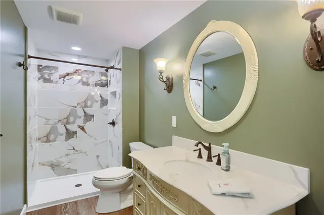 217 Hickory Ln gallery image 41