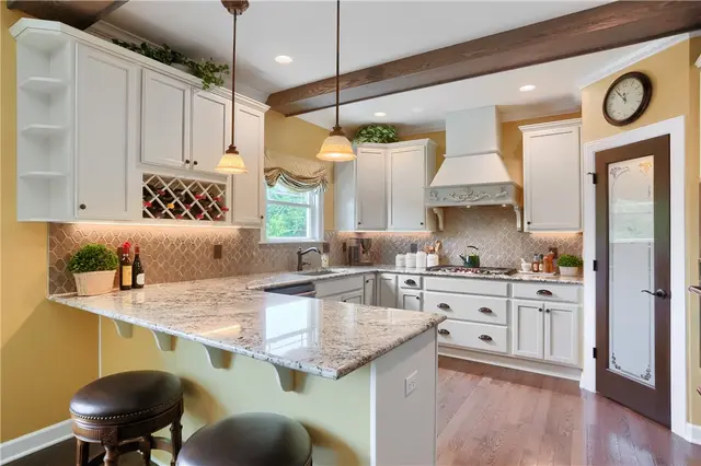 217 Hickory Ln gallery image 43