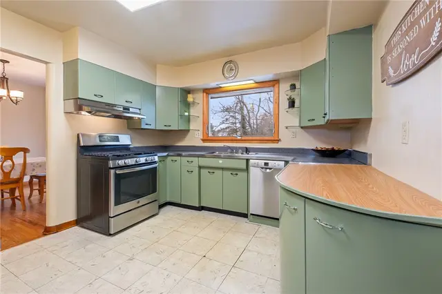 217 Pinecrest Dr gallery image 6