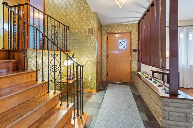 217 Pinecrest Dr gallery image 9