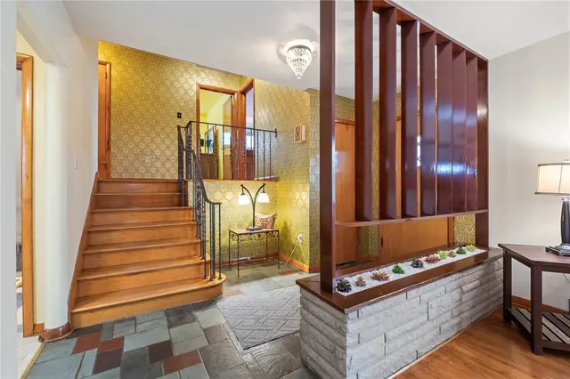 217 Pinecrest Dr gallery image 10