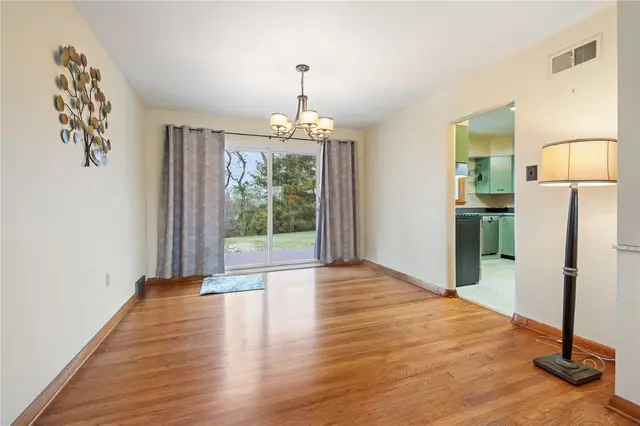 217 Pinecrest Dr gallery image 11