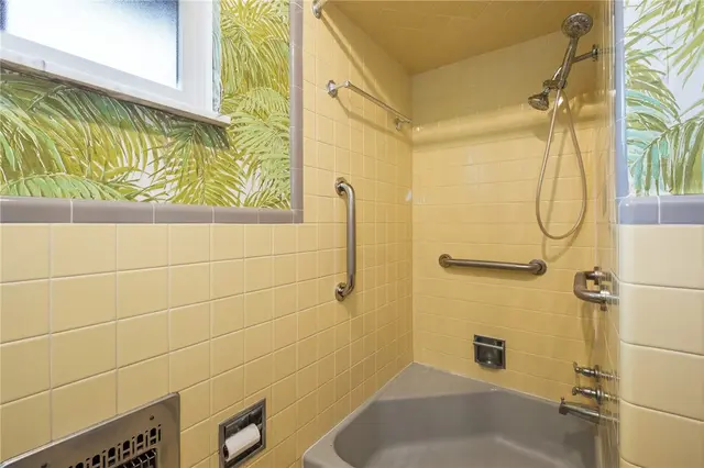 217 Pinecrest Dr gallery image 25