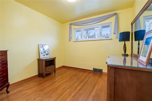 217 Pinecrest Dr gallery image 28