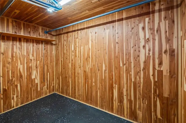 217 Pinecrest Dr gallery image 33