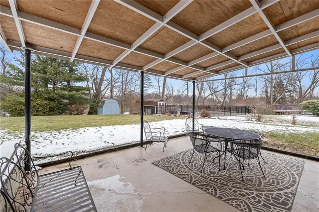 217 Pinecrest Dr gallery image 34