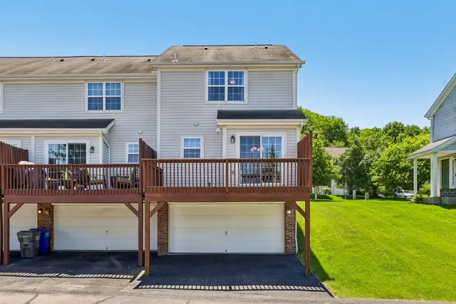 218 Castle Creek DRIVE gallery image 16