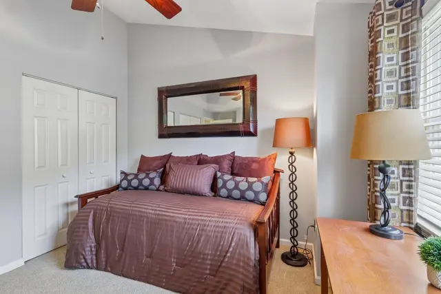218 Castle Creek DRIVE gallery image 23