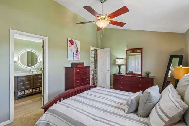 218 Castle Creek DRIVE gallery image 29