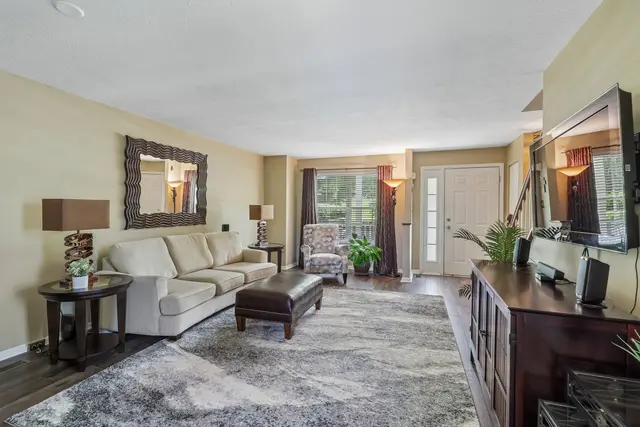 218 Castle Creek DRIVE gallery image 31