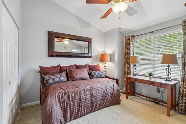 218 Castle Creek DRIVE gallery image 33
