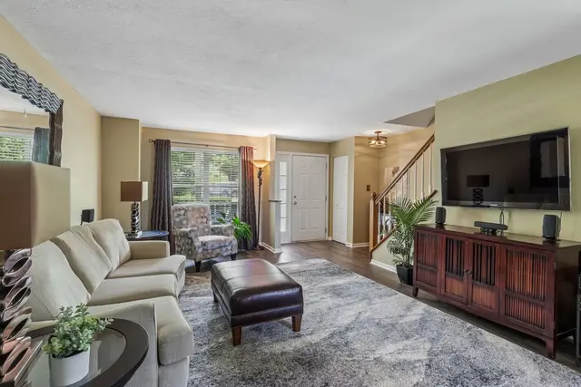 218 Castle Creek DRIVE gallery image 37
