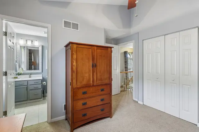 218 Castle Creek DRIVE gallery image 38