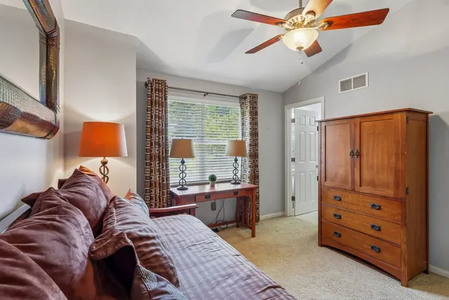 218 Castle Creek DRIVE gallery image 42