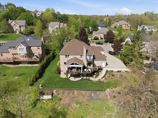 218 Chesapeake Dr gallery image 33