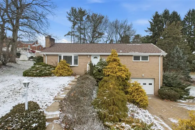 218 Longvue Dr gallery image 2