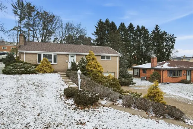 218 Longvue Dr gallery image 3