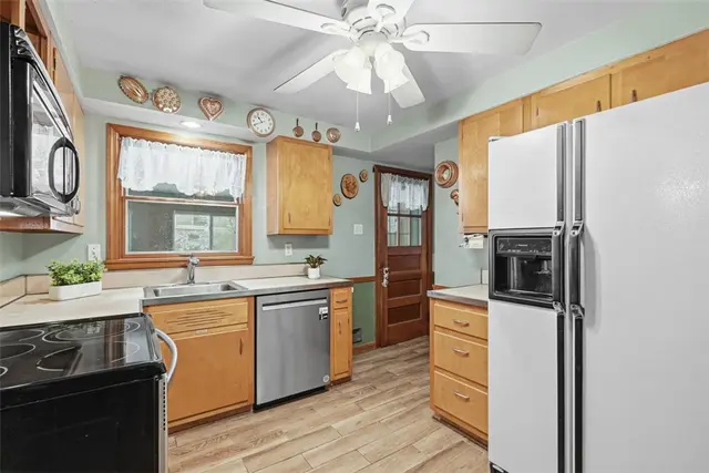 218 Longvue Dr gallery image 12