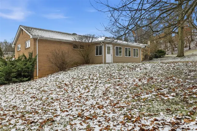 218 Longvue Dr gallery image 13