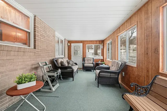 218 Longvue Dr gallery image 22