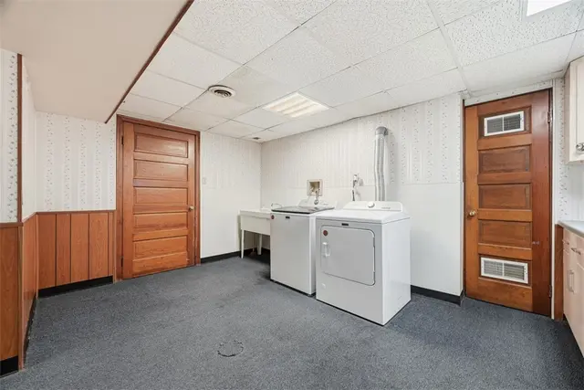 218 Longvue Dr gallery image 24