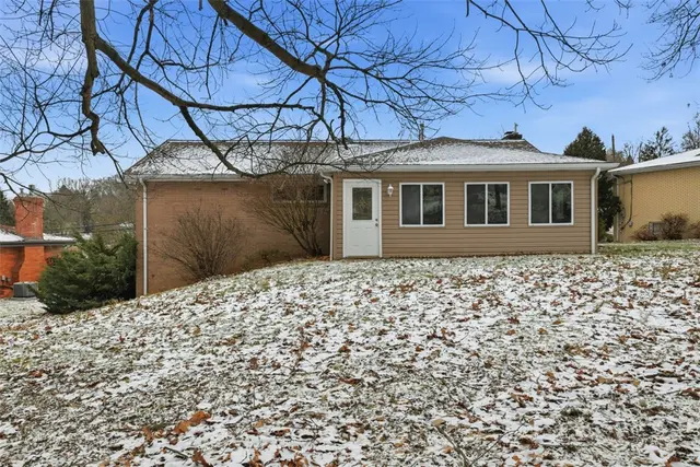 218 Longvue Dr gallery image 32