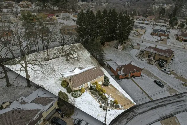 218 Longvue Dr gallery image 38