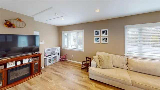 218 Myoma Rd gallery image 21