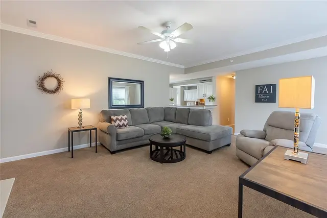 219 Adams Pointe 9 gallery image 3