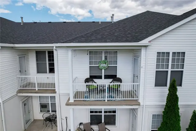 219 Adams Pointe 9 gallery image 7