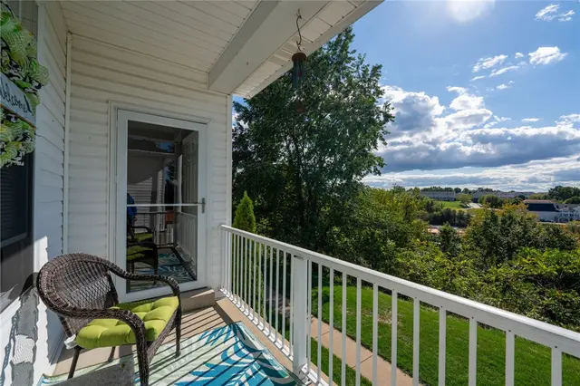219 Adams Pointe 9 gallery image 9