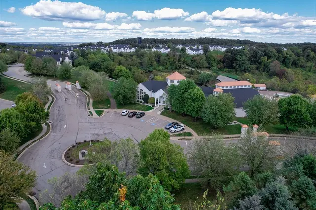 219 Adams Pointe 9 gallery image 12