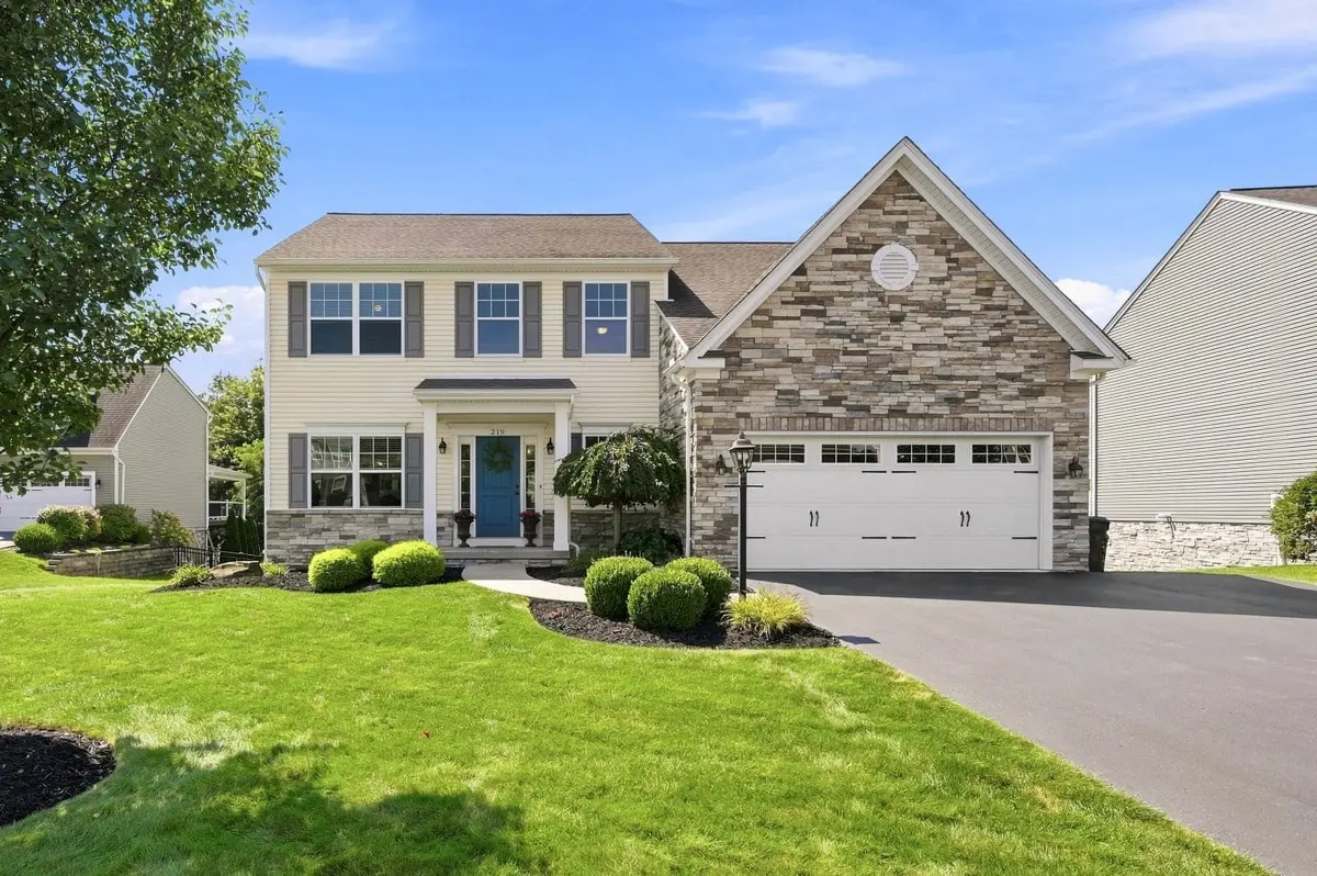 219 Buckingham DRIVE