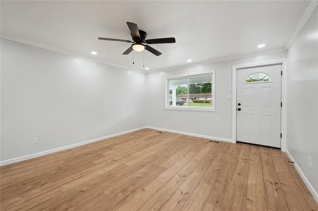 219 Sherwood Dr. gallery image 18