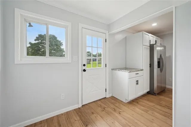219 Sherwood Dr gallery image 25