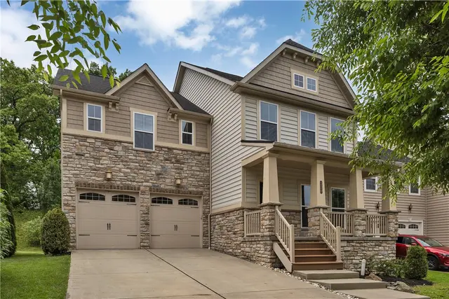 220 Boardwalk Dr