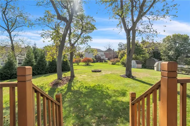 220 Cameron Dr gallery image 7